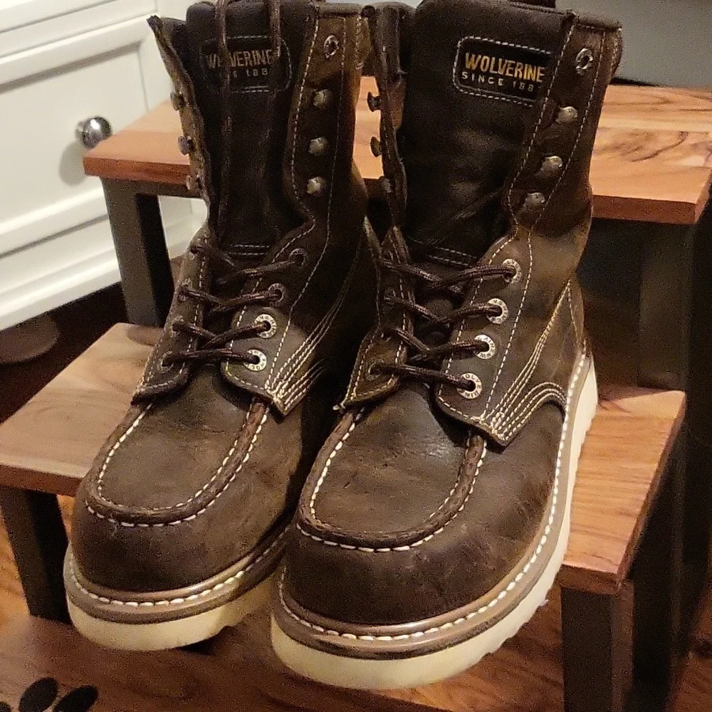 Wolverine Brown Steel Toe 8" 9.5M Boots - Picture 2 of 7
